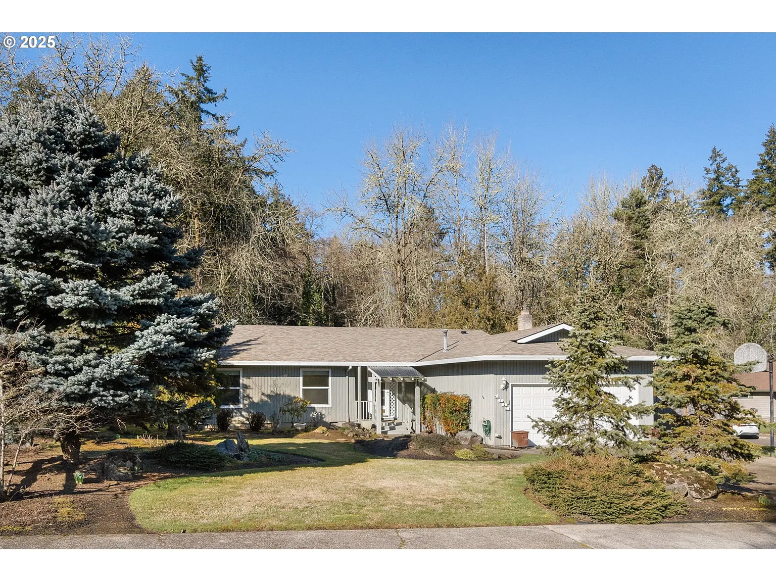 1081 NE 5th Dr photo 1