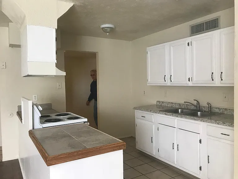 9412 Timberbluff Rd — Photo 8