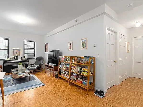 129 Carroll Street image 1 of 10