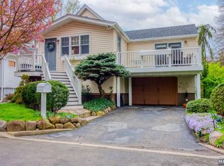 71 Sycamore Ave, Hillsdale, NJ 07642