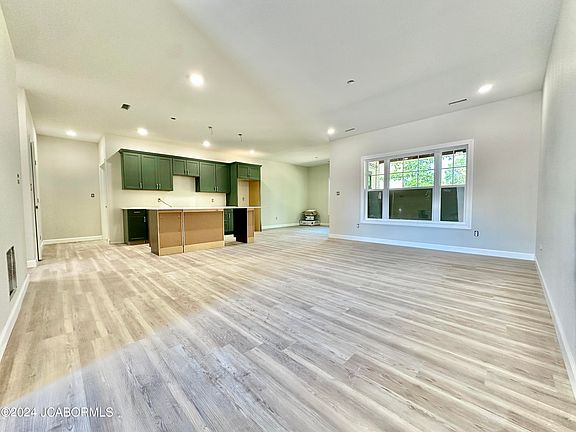 3rd image of 5306 Thornridge Ct