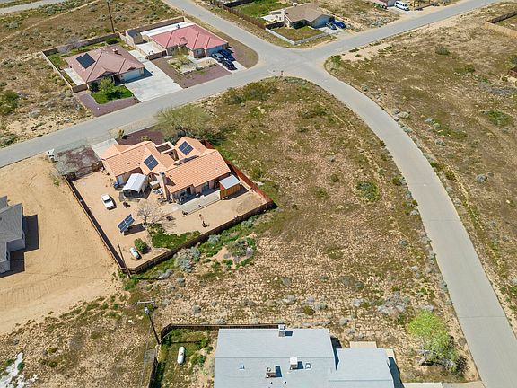 5th image of Susan Avenue Near Lyn Ave