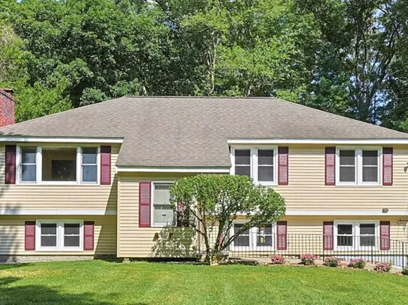 109 Davis Rd, Bedford, MA 01730