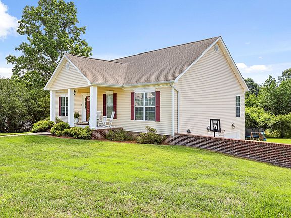 3rd image of 10439 Sovereign Pointe Dr