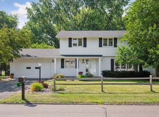 16091 Highwood Dr, Minnetonka, MN 55345