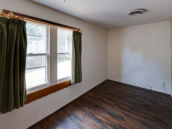 2126-2128 Baseline Road Bedroom