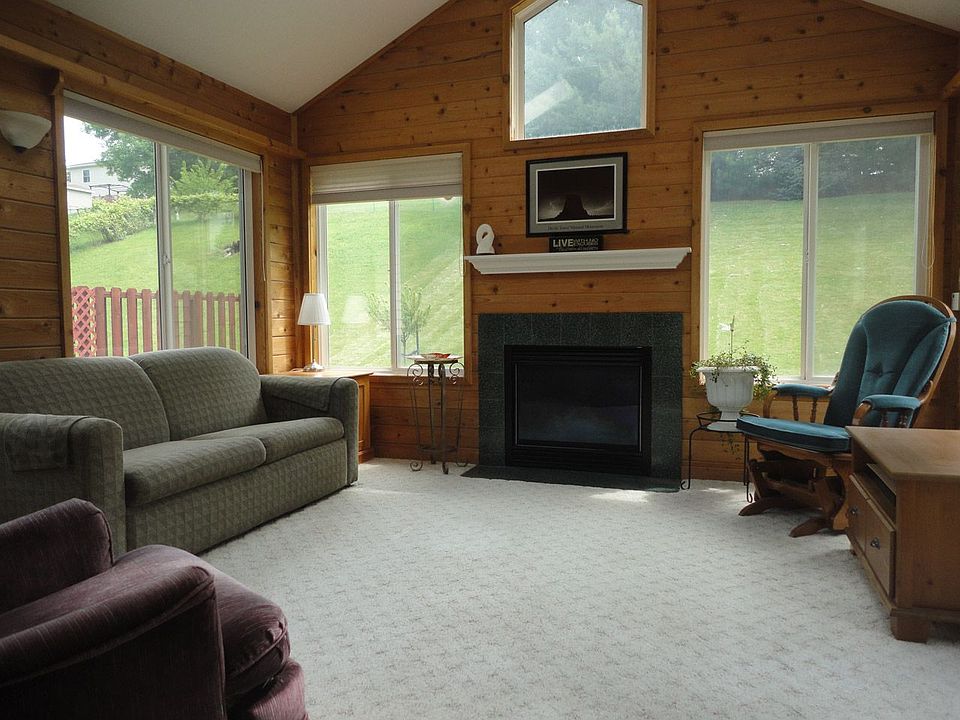 2nd image of 2150 Saint Celia St