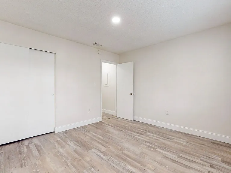 Janie B Apartments — Photo 23