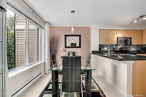 5th image of 11303 NE 128th St APT B202