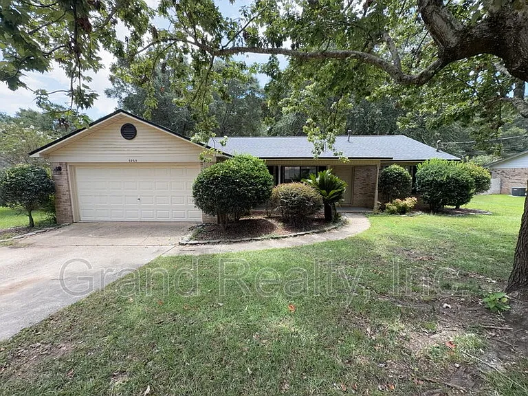3965 Deerwood Cir — Photo 1