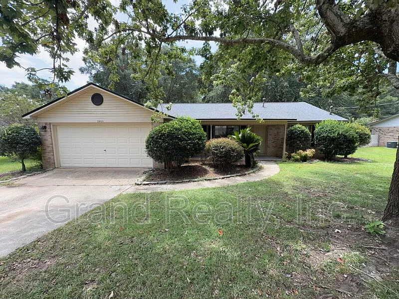 3965 Deerwood Cir