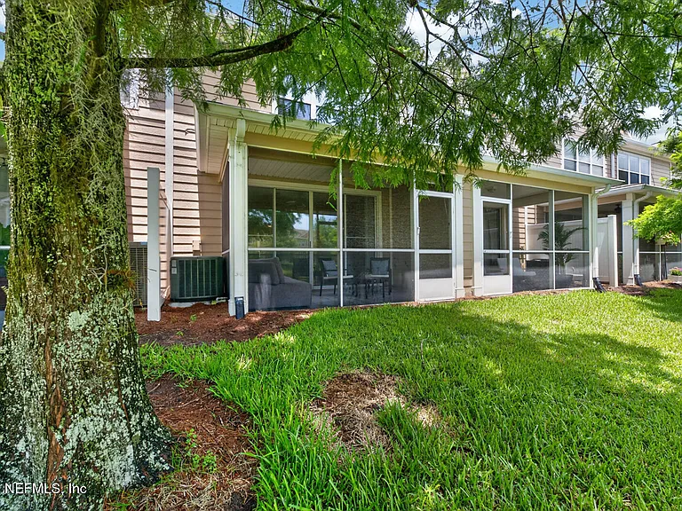 4166 Highwood Dr — Photo 31
