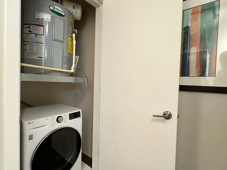Charming 1 Bedroom/1 Bathroom Apartment Unit in Downtown Baltimore, MD! Unit 416 — Photo 54