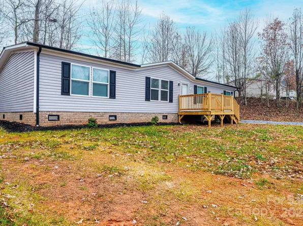 3173 Bear Trail Dr, Lenoir, NC 28645