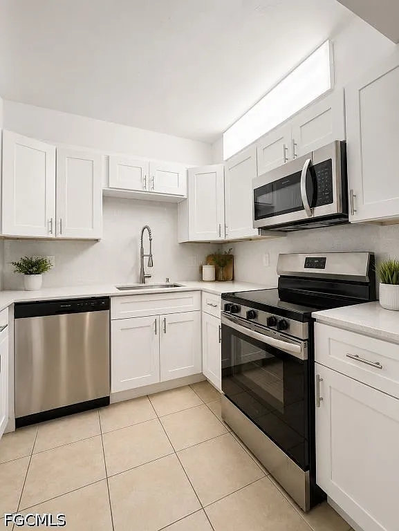 2 bed, 2.0 bath, 978 sqft, $1,350 — Photo 2