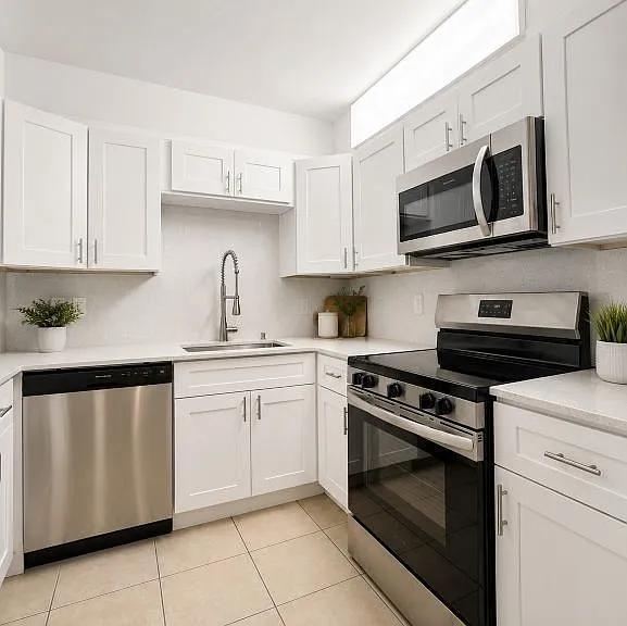 1830 Maravilla Ave #801 — Photo 2