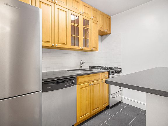 3rd image of 442 W 57th St APT 8C