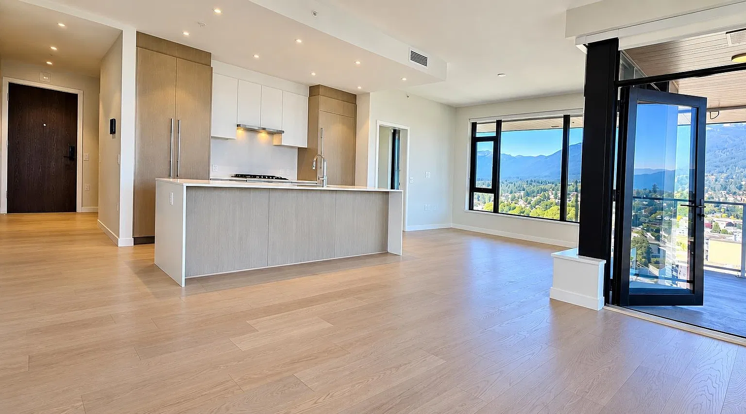 2 bed, 960 sqft, $4,200 — Photo 4