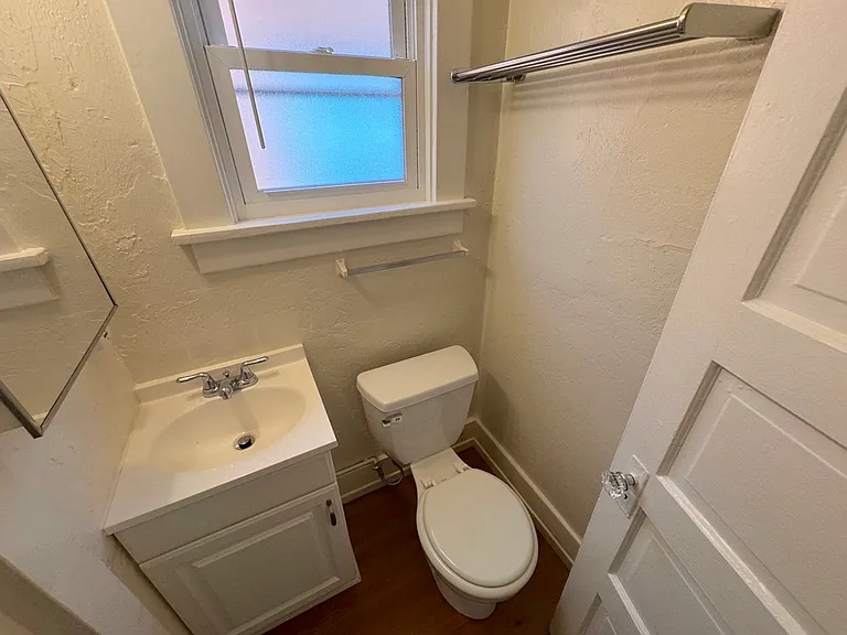 40 Brooks Ave #16 — Photo 17