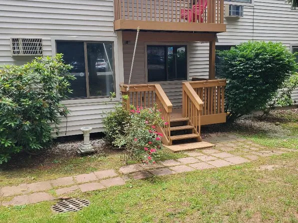 74 Woodland Drive #74, Cromwell, CT 06416