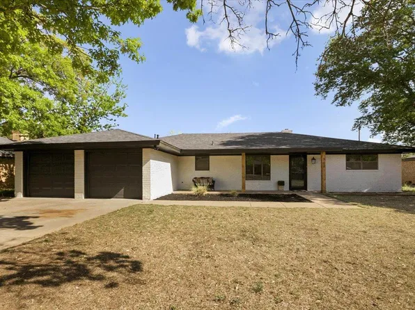 309 Parkwood Ln, Levelland, TX 79336
