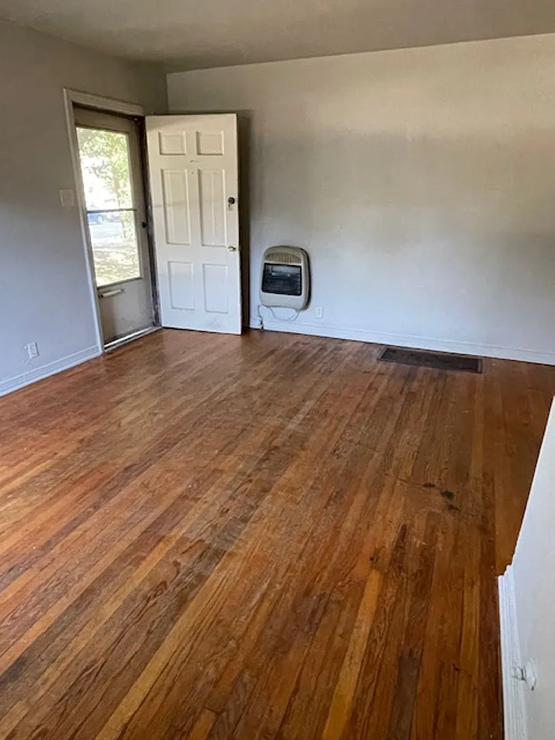 One Bedroom Duplex - Central Denton — Photo 1