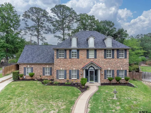 1300 Wisteria Ln, Longview, TX 75604