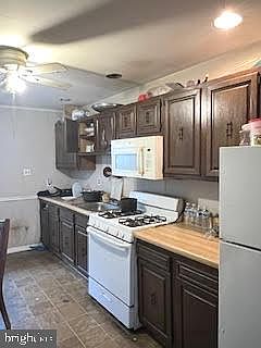3rd image of 2609 S Fairhill St