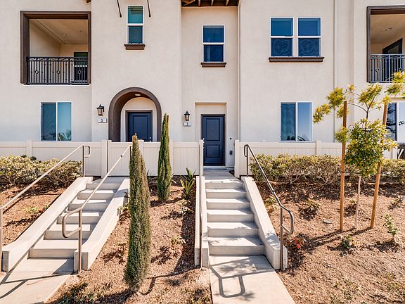 4th image of 2440 E Lincoln Ave #2