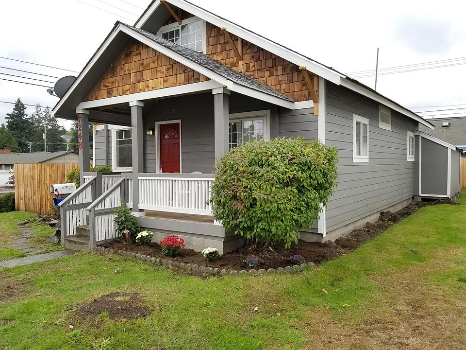 Fully remodeled. All new siding, roof, paint.