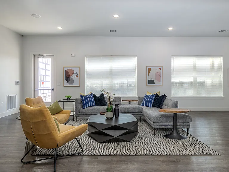 Moonlight Apartments — Photo 16