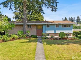 1033 Broadview Dr, Fircrest, WA 98466