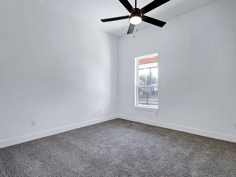 2425 Monterey St — Photo 23