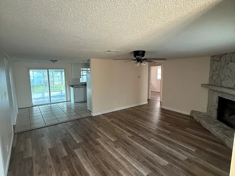 8431 Kumquat Ave — Photo 2
