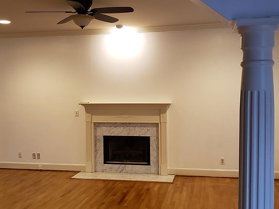 2nd image of 1605 Canterbury Cir