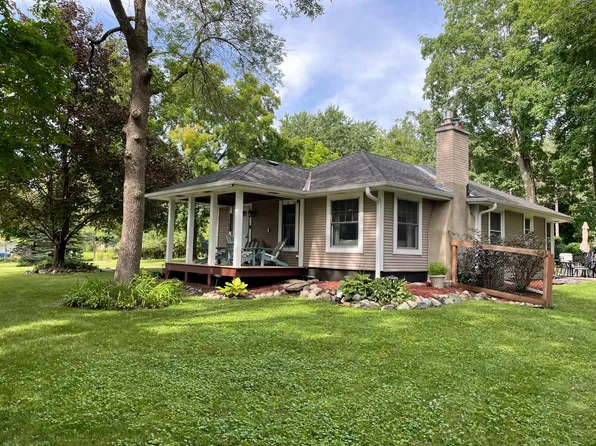 5371 Manitou Rd, Tonka Bay, MN 55331