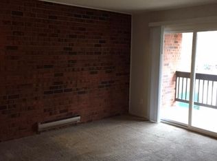 590 Darlington Ln APT 13, Crystal Lake, IL 60014
