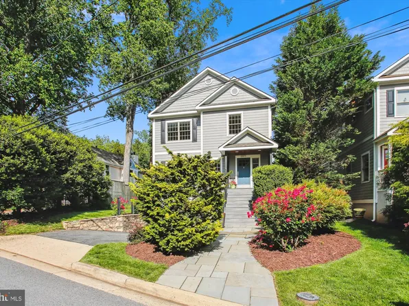 2371 N Edgewood St, Arlington, VA 22207