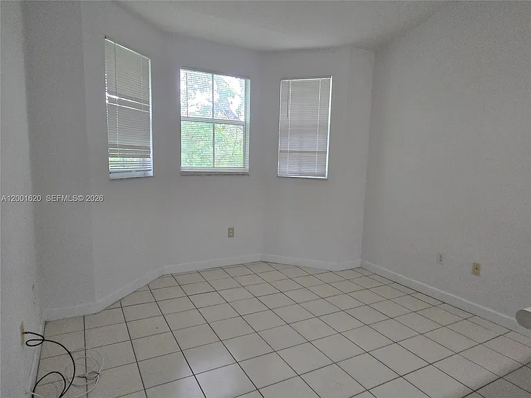 2731 SE 17th Ave #210 — Photo 9