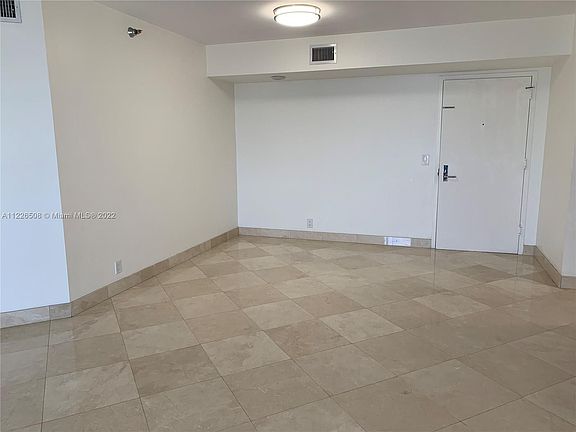 5th image of 3400 NE 192nd St APT 1003