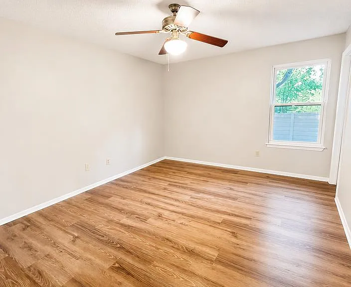 1301 Shenandoah Dr — Photo 5