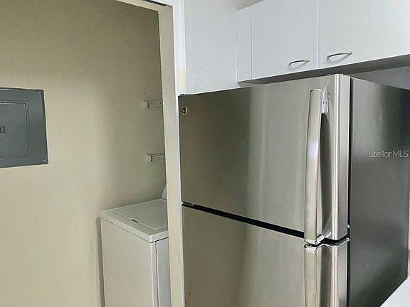 2nd image of 2550 N Alafaya Trl APT 6100
