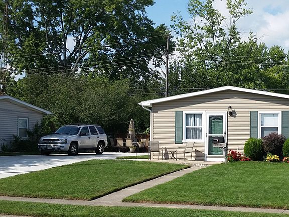 5th image of 223 Fenwick Dr
