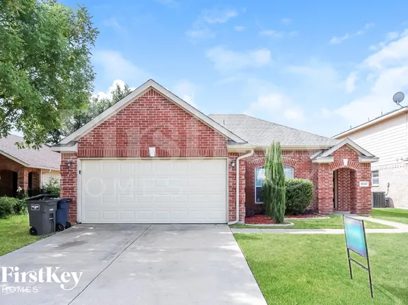 10141 Chapel Ridge Dr, Fort Worth, TX 76116