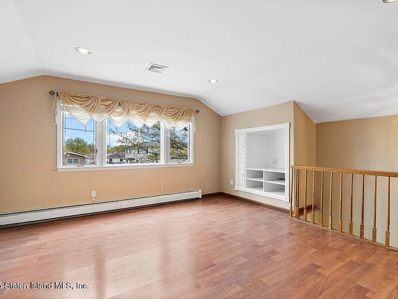 4th image of 305 Katan Ave