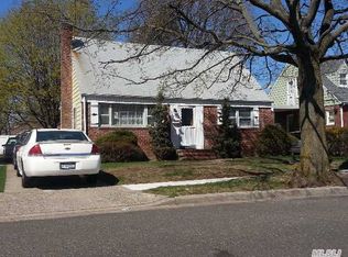671 Christie St, Hempstead, NY 11550
