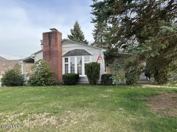 209 E Grant Ave, Altoona, PA 16602