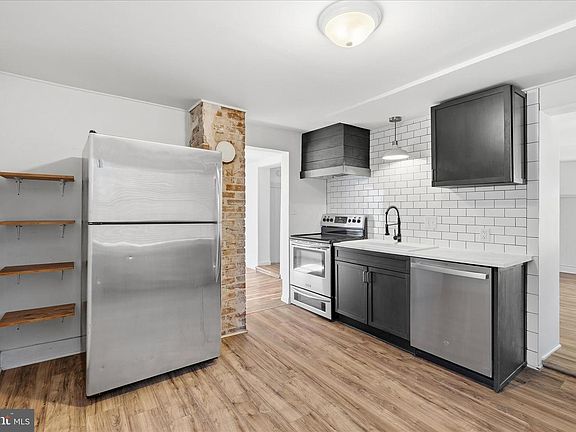 3rd image of 145 E Main St