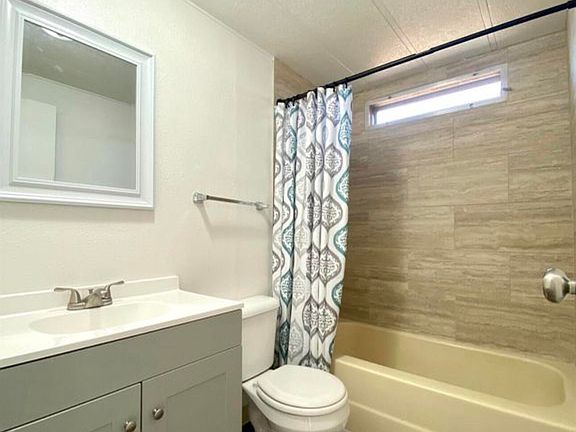 4th image of 410 Parkland Way