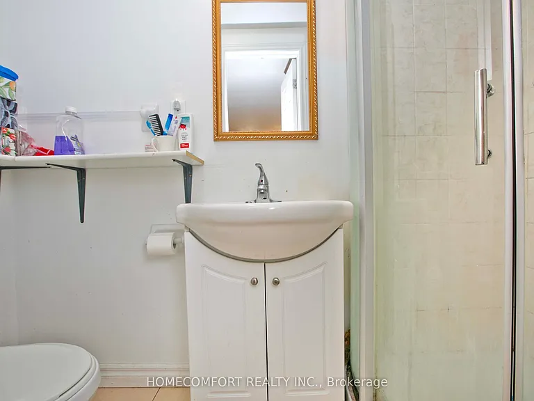 19 Oldborough Cir #SEMI BASEMENT — Photo 6